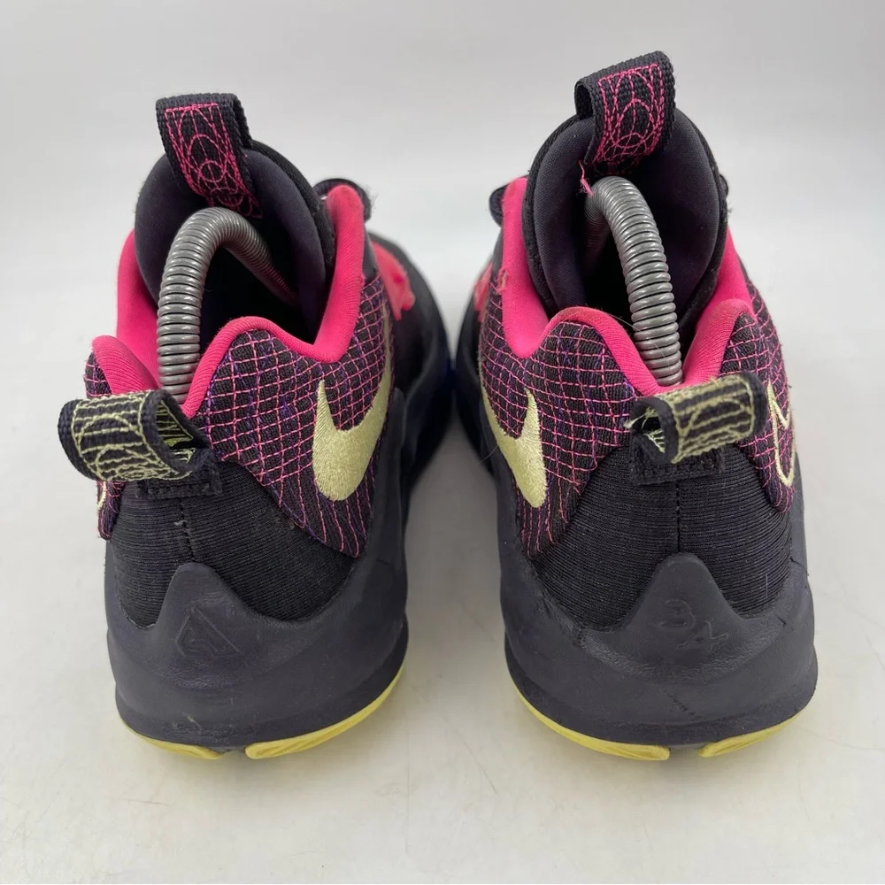 👞 Nike Unisex Zoom Freak 3-SZ 6 Y-Purple Pink Low Top Lace- Up Running Shoe